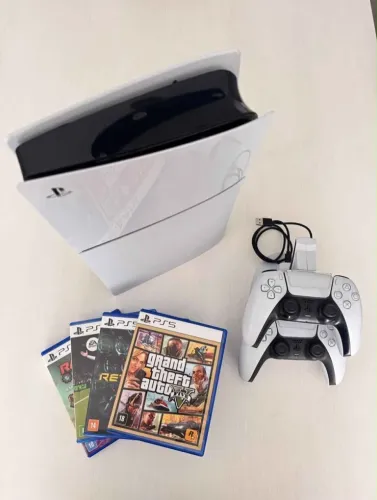Console Playstation 5 Slim mídia física e digital 1TB com 2 controles + jogos e carregador
