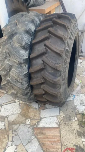 Pneus 12.4-24 e 14.9-24