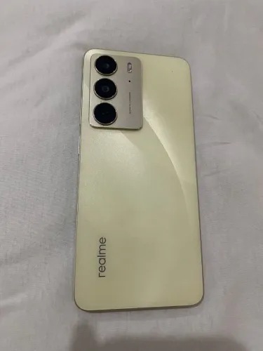 REALME C75