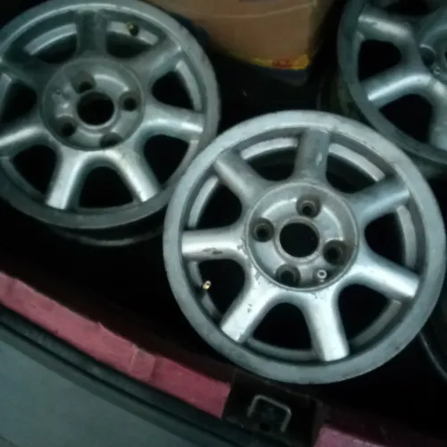 Jogo de roda aro 13 no precinho 600 reais 