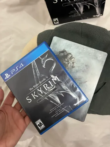 Skyrim Special Edition - Dragonborn Bundle PS4 | Edição Colecionador
