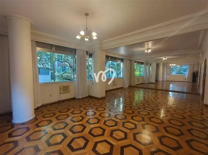Apartamento 215 m² 3 quartos 1 suite dependência completa -CopacabanaAa