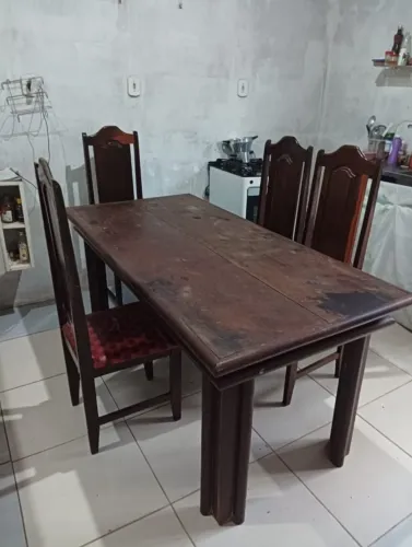 MESA DE JANTAR + 4 CADEIRAS