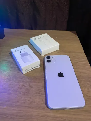 iPhone 11 64gb Roxo - Bateria 84%