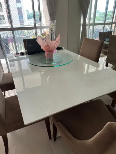 Mesa de Jantar + Cadeiras 