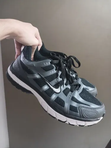 Tênis Nike 42 NOVO