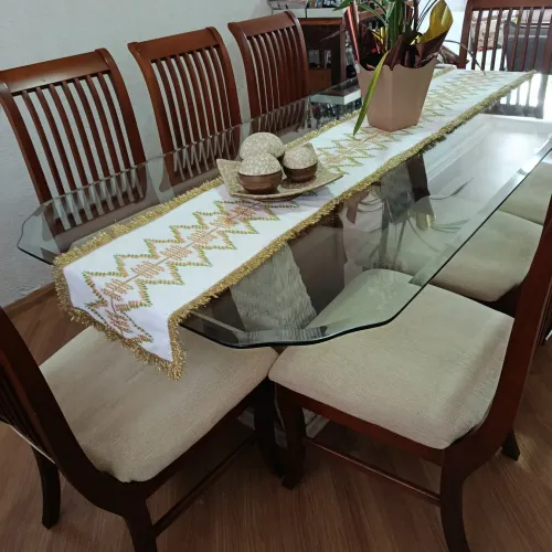 Mesa de jantar 8 lugares + o aparador