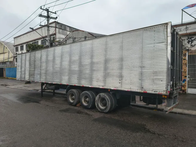 Vendo carreta niju ano 2007 frigorífico