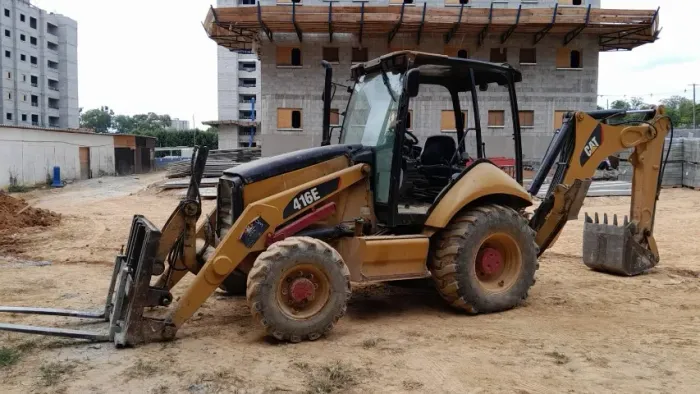 RETROESCAVADEIRA CATERPILLAR 416 E 2007