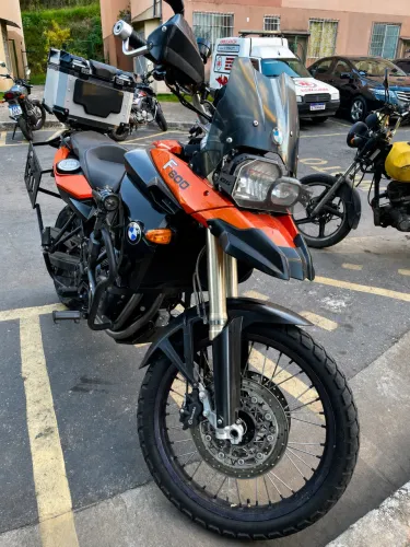 VENDO OU TROCO POR MOTO MENOR F800 EXTREMAMENTE NOVA