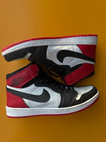 NIKE AIR JORDAN RÉPLICA LEGÍTIMA