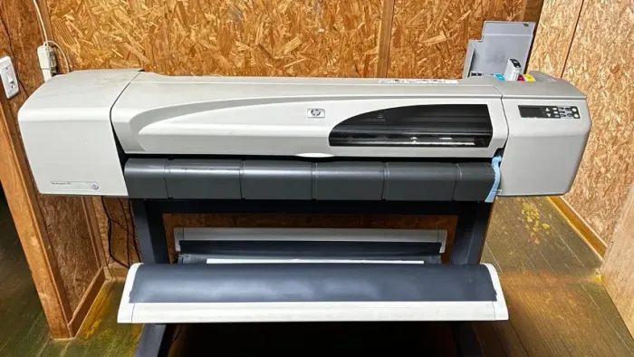 Plotter HP DesignJet 500 42" funcionando + Cartucho preto novo incluso