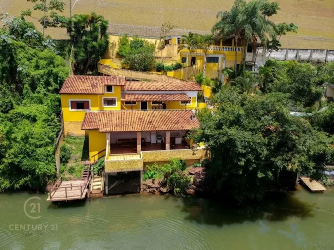 Casa com 3 dormitórios à venda, 138 m² por R$ 790.000,00 - Centro - Guararema/SP