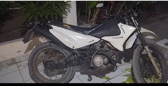 Troco ou Vendo XTZ atrasada.