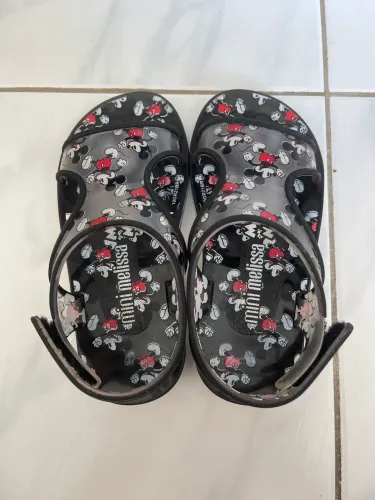 Melissa unissex original (tamanho 28/29)