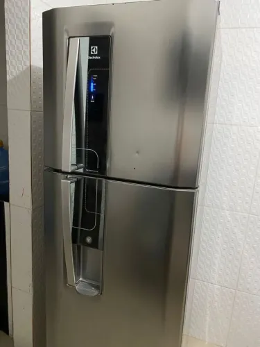 Geladeira Electrolux TW42S Frost Free 382L Inox com Dispenser - Funcionando Perfeitamente
