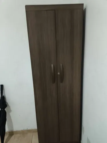 Guarda Roupa duas portas com chave