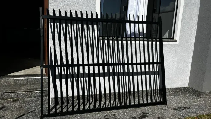 Grade de alumínio preto 1,95cm X 1,50cm altura