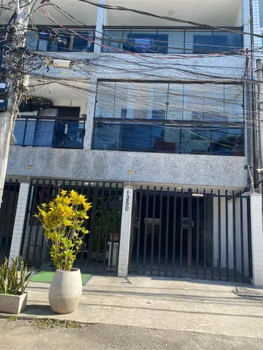 Cobertura para locação, totalmente mobiliada, possui 2 quartos sendo 1 suíte com vaga de g
