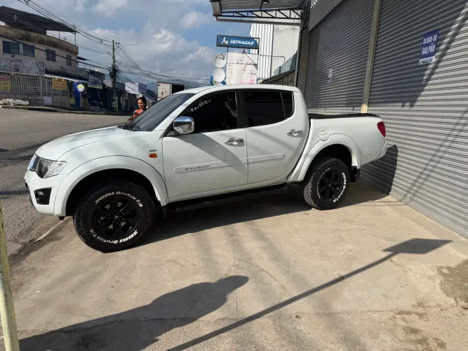 Mitsubishi L200 Triton HPE 3.2 CD TB Int.diesel AUT 2012