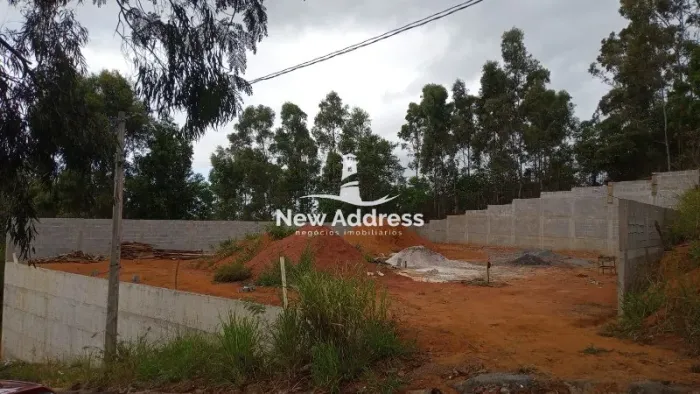 TERRENO COM 730 m² DE ÁREA À VENDA EM JARDIM AMÉRICA - CARIACICA/ES