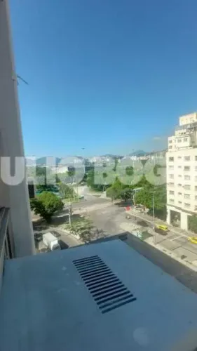 Oportunidadeno Centro - Castelo - Sala e quarto - Prédio misto - 49 m2 - R$260 mil