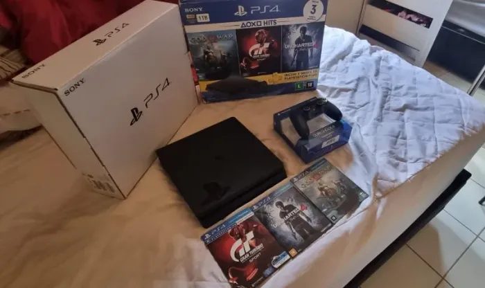 PlayStation 4 1TB Completo | Caixa Original + Nota Fiscal + 3 Jogos