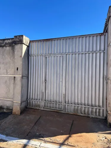 Portão de chapa 18 em excelente estado