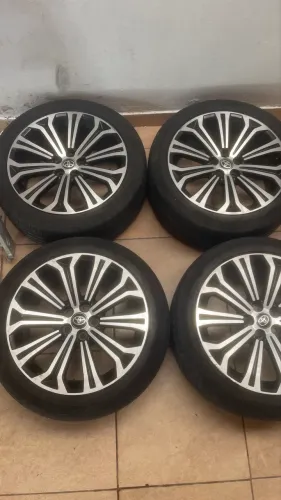 Vendo rodas aro 17 originais de Corolla
