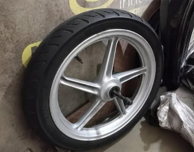 Roda de  twister 250 (aro c/ pneu)