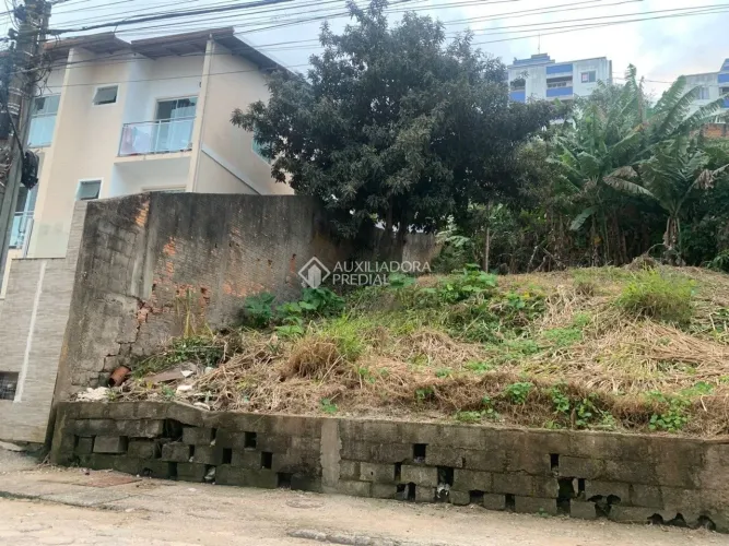 Terreno residencial, 360 metros à venda na trindade
