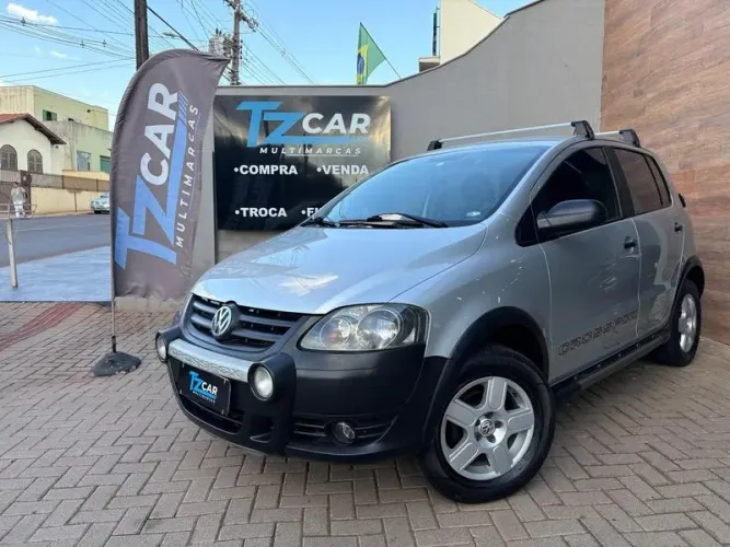 Volkswagen Crossfox 1.6 MI Total Flex 8V 5P 2010