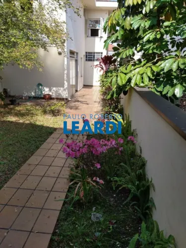 CASA ASSOBRADADA - VILA MADALENA - SP