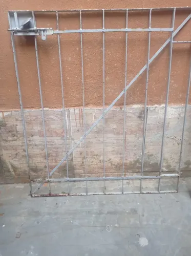 Portão de ferro pequeno 1/1