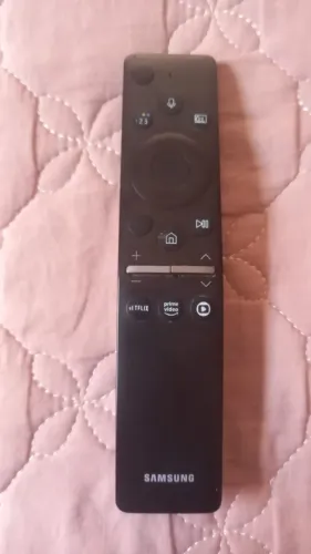 Controle remoto comando de voz da Samsung usado + outro igual com defeito brinde.