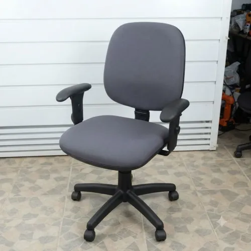 Cadeira para escritório modelo diretor - reformada