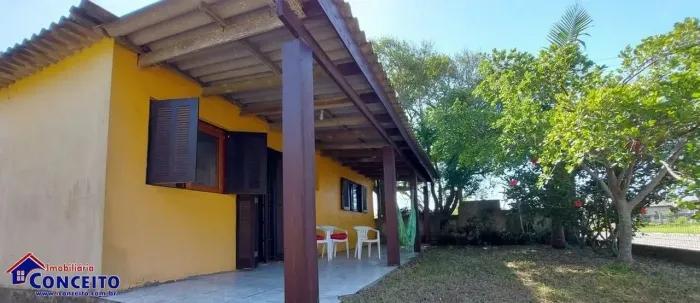 C118 - Ótima residência com 02 dormitórios no Balneário Santa Terezinha