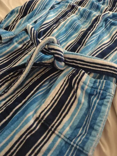 Roupão Listrado Azul e Branco Com Capuz (Nunca Usado)