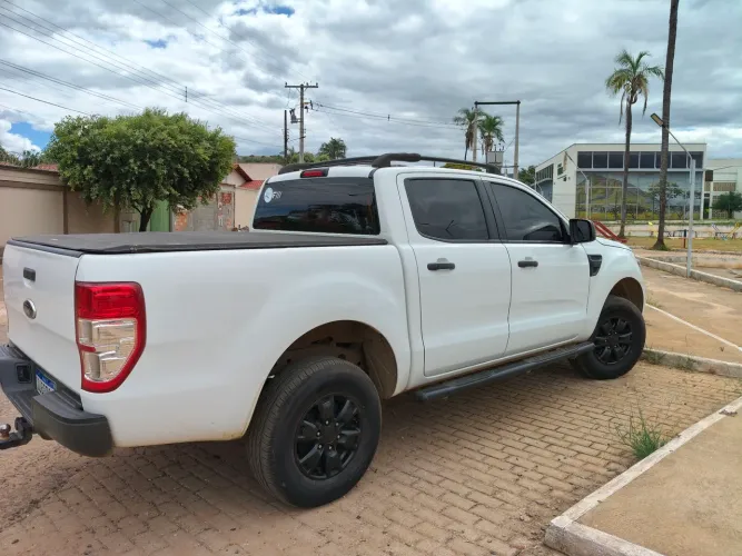 Ford Ranger XLS 2.5 16V 4X2 CD Flex 2014