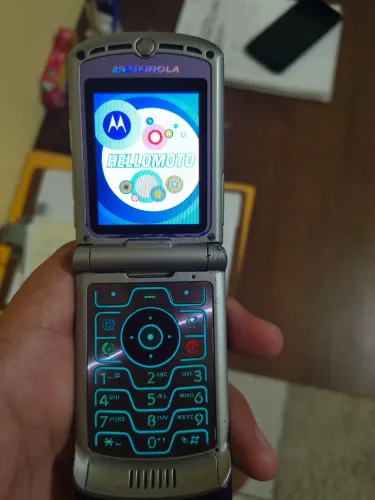 Motorola v3