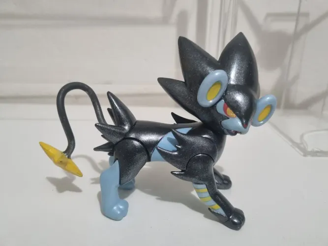 Boneco pokemon jazwares luxray