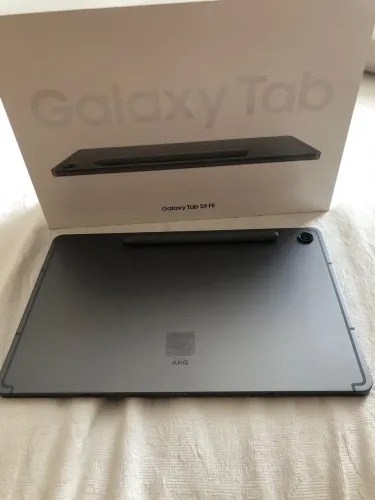 Vendo Tab S9 Fe Samsung 128 GB todo original.