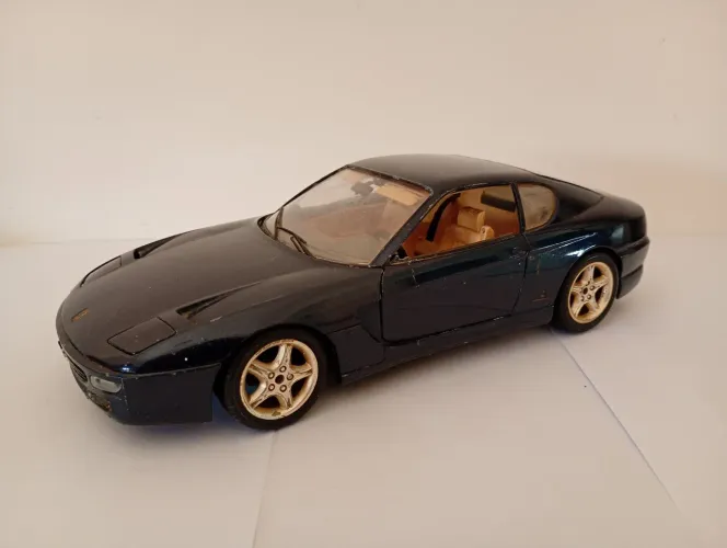 Bburago - Miniatura Ferrari 456GT Com Detalhes 