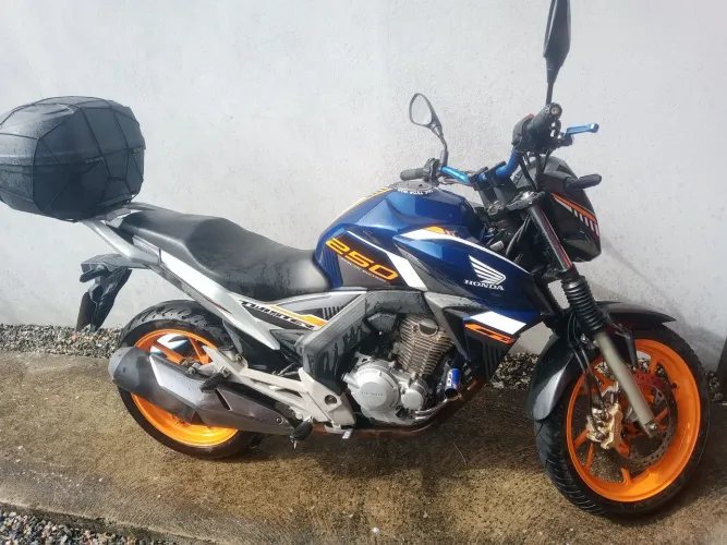 CB TWISTER 250CC SPECIAL EDITION