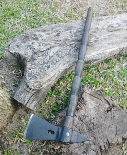 Machado Tomahawk Artesanal Rústico Aço Forjado E Cabo Longo