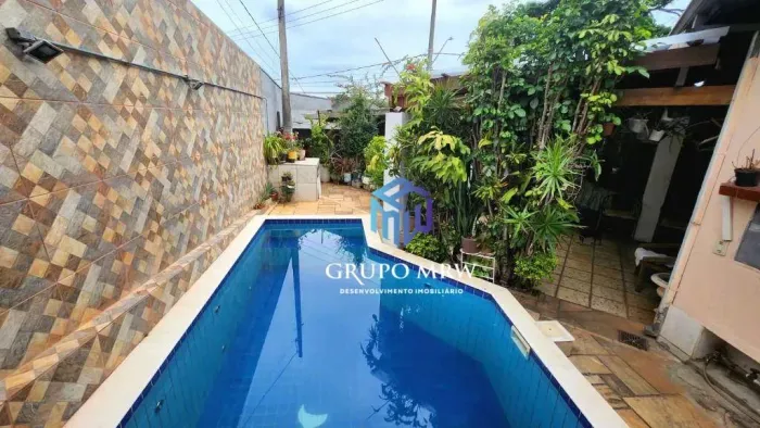 Casa com 3 dormitórios à venda, 327 m² por R$ 950.000,00 - Vila Trujillo - Sorocaba/SP