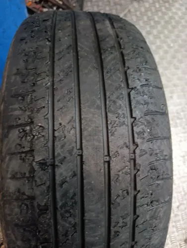 Pneu 235 60 17 Kumho.