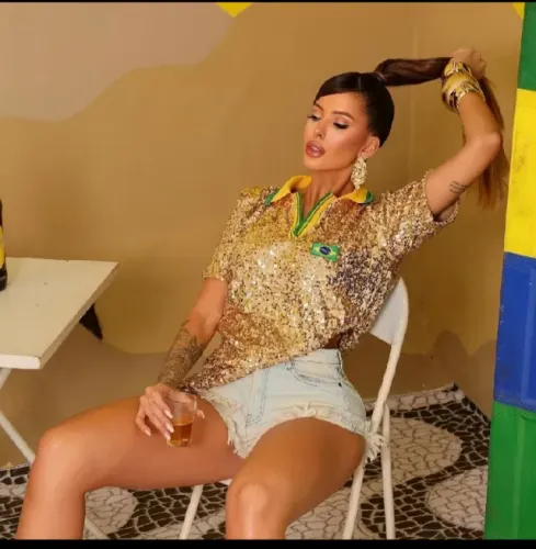 Blusa paetê do Brasil