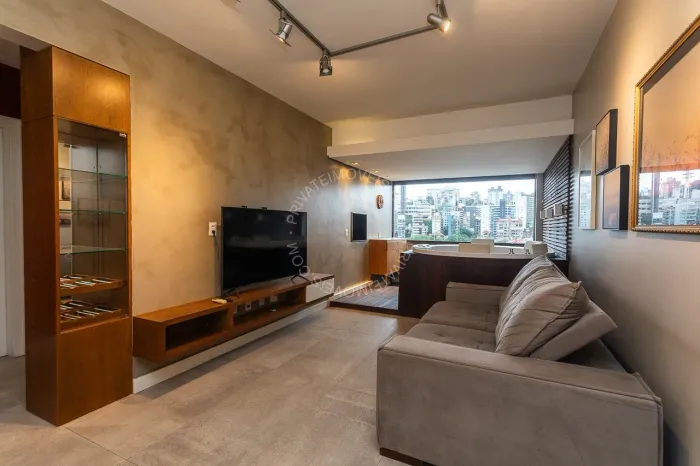 Apartamento mobiliado para alugar no Petrópolis de 2 quartos (1 suíte)