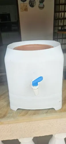 Filtro de água + 2 galões vazios
